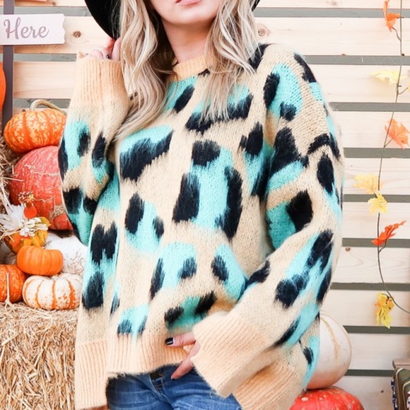 Leopard print mint cream fuzzy oversized sweater - Picture 9 of 10